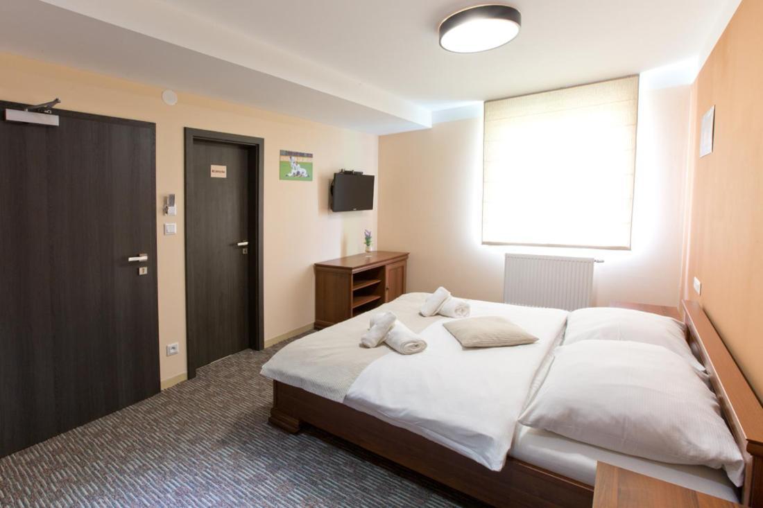 Hotel Restauracia Gol à Oravske Vesele Extérieur photo